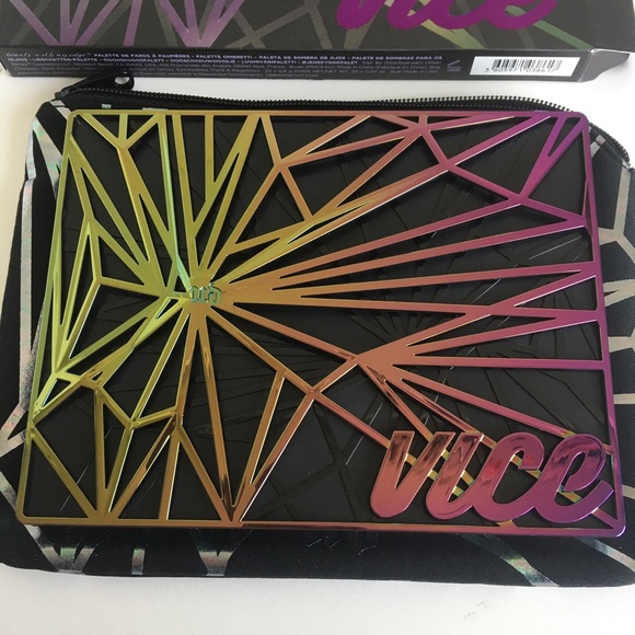 NEW Urban Decay Vice Eyeshadow Palette - Picture 5 of 8